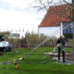 Compacte machine voor verticale drainage